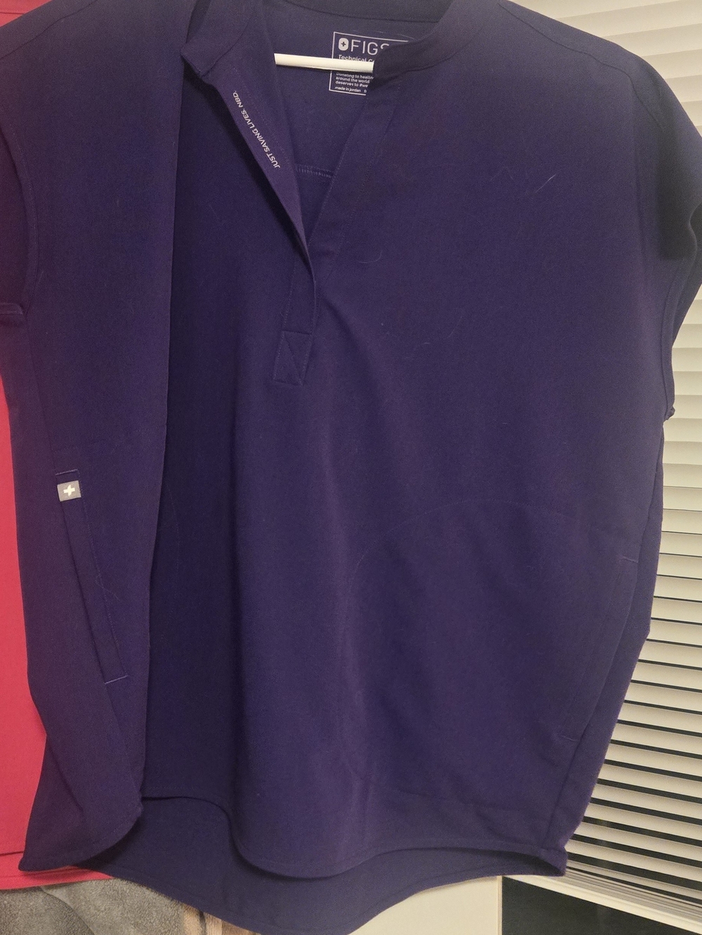 FIGS Rafaela Oversized Scrub Top - Picture 2 of 2